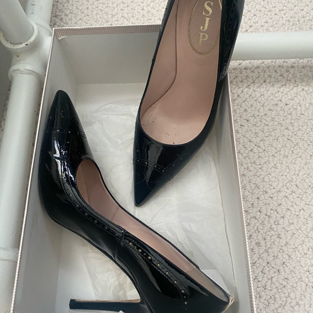 SJP Black Patent Leather striped Women's Pumps - Picture 3 of 10